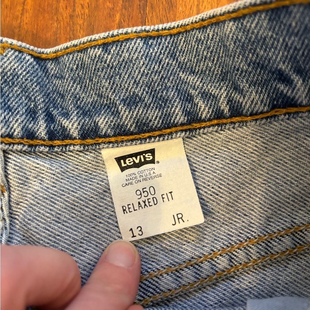 Levi’s vintage 90’s white tab denim shorts - Picture 5 of 6